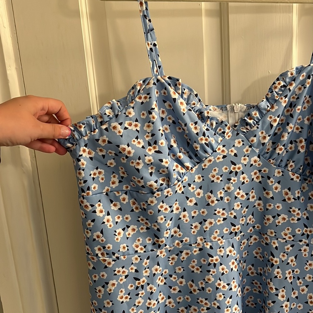 Blue and daisy summer dress!